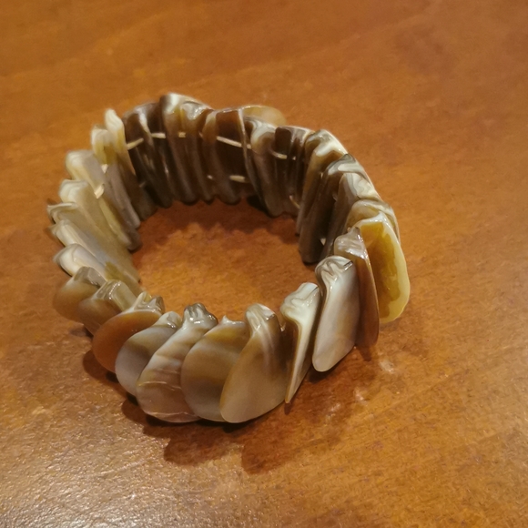 Costume Jewelry bracelets - Picture 5 of 6